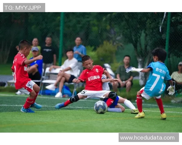 成都足球队的默契配合与战术创新探讨