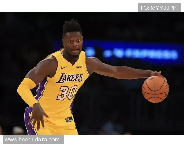 杭州篮球队快攻战术解析与深度剖析助力球队崛起之路