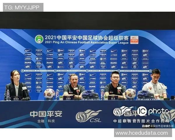 武汉足球队在邀请赛中的灵活性展现与战术创新分析 武汉足球队在邀请赛中的灵活性展现与战术创新分析