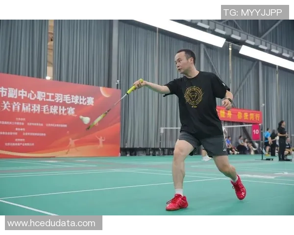 广州羽毛球队在全国团队协作排行榜中荣获第十名展现出卓越实力与团队精神 广州羽毛球队在全国团队协作排行榜中荣获第十名展现出卓越实力与团队精神