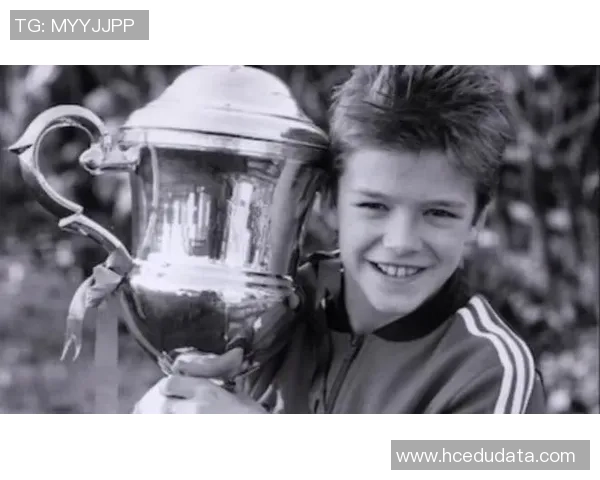 外国足球明星的传奇人生与感人事迹探索